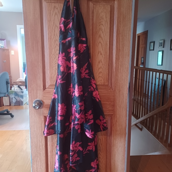 Beautiful summer dress for all occasions - Picture 9 of 10